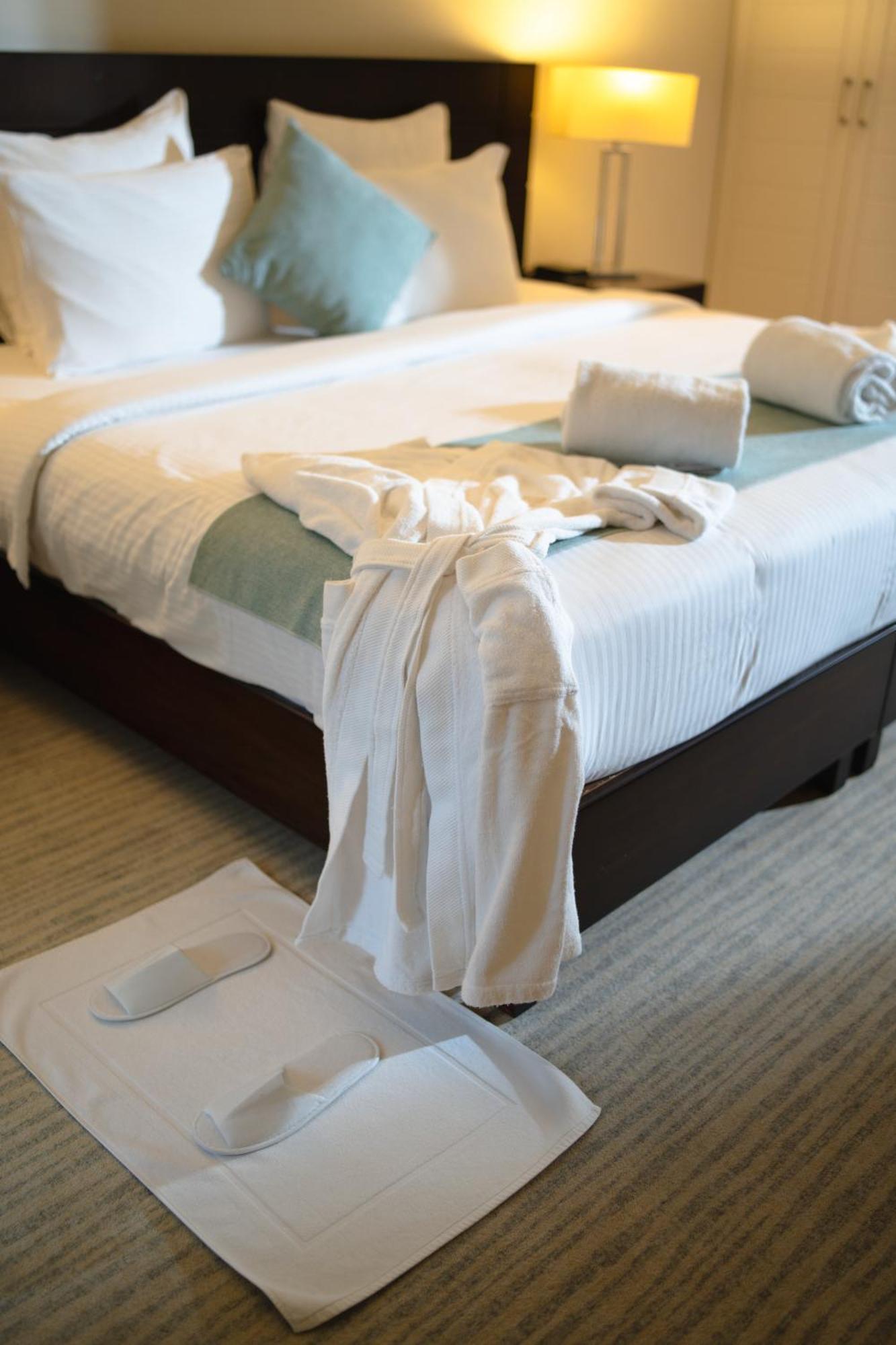 The Parisian Hotel Beirut Bagian luar foto