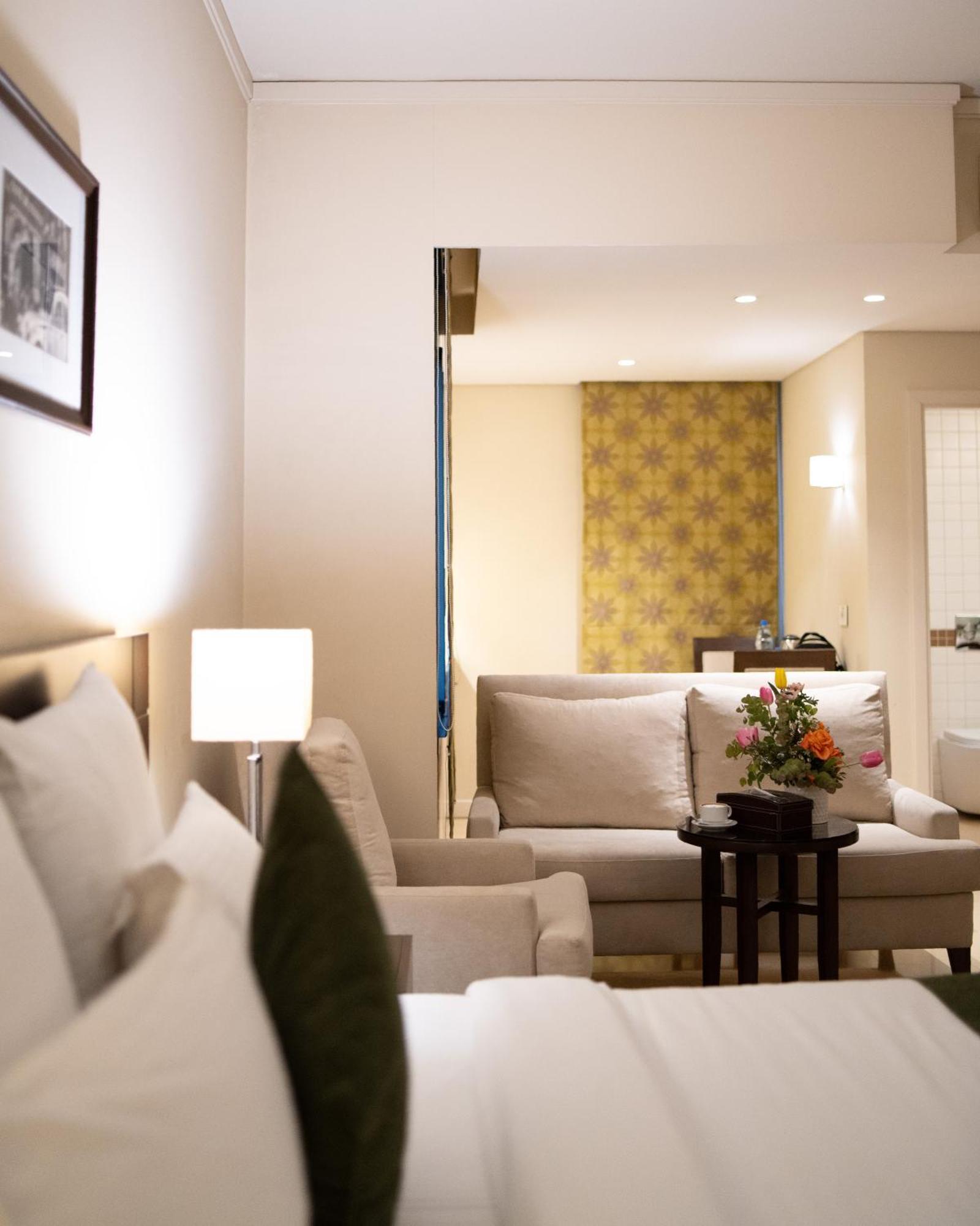The Parisian Hotel Beirut Bagian luar foto
